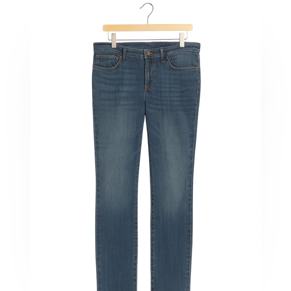 Levi's 514 Men's 38/30 Medium-Wash Denim Boot-Cut Jeans. Classic Levi's